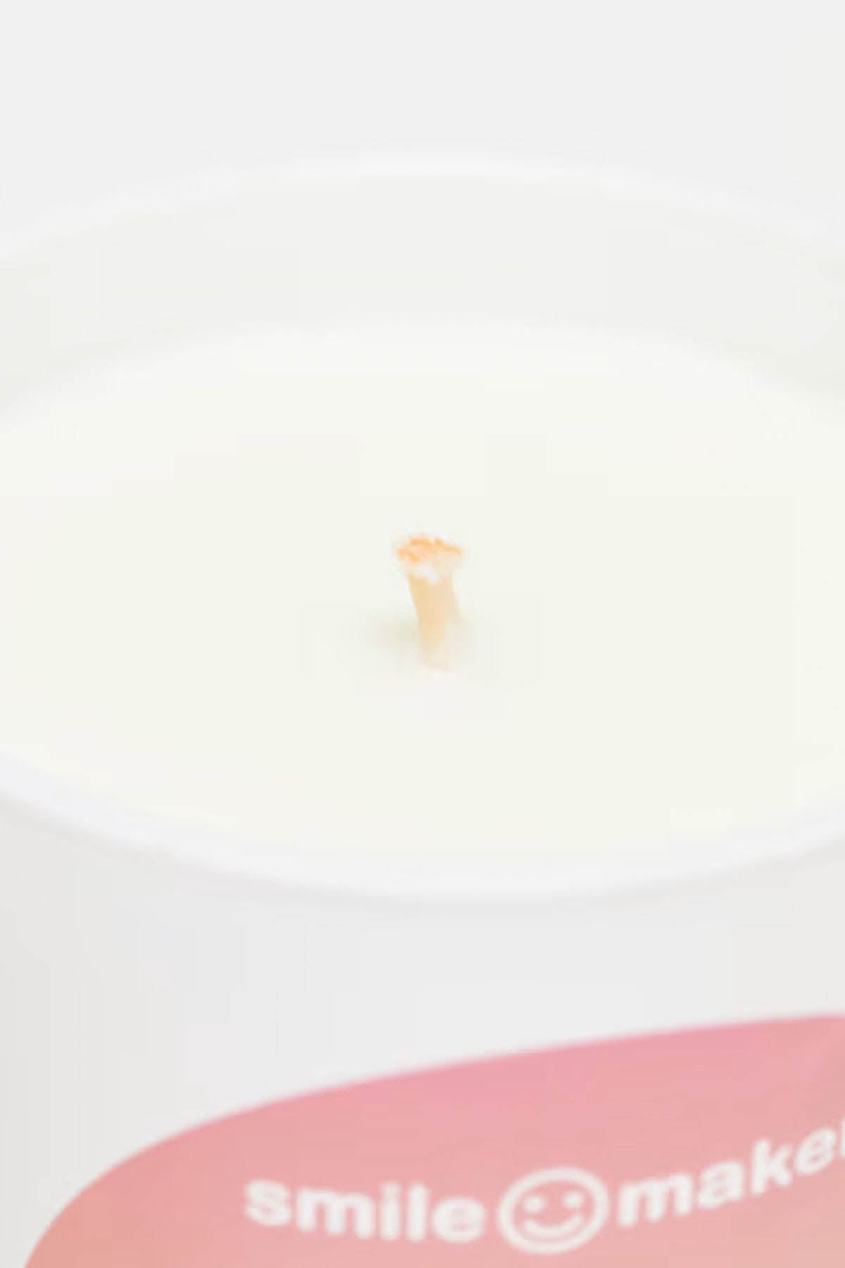 Smile Makers Orgasmic Manifestation Of Sweaty Massage Candle